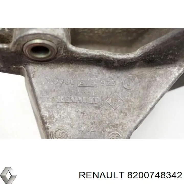 Купить 8200748342 Renault (RVI) Кронштейн генератора