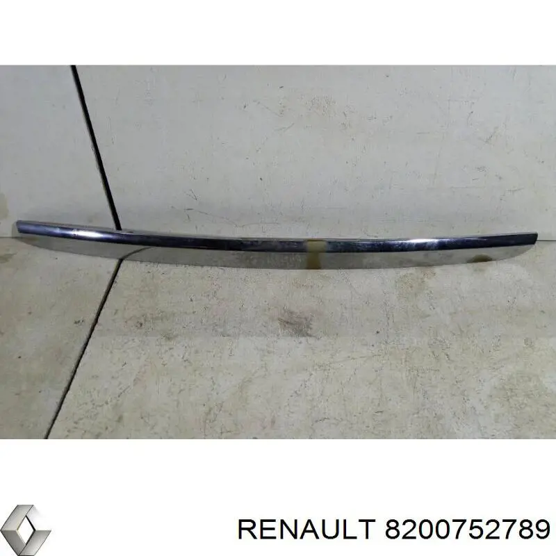 8200752789 Renault (RVI) молдинг крышки багажника