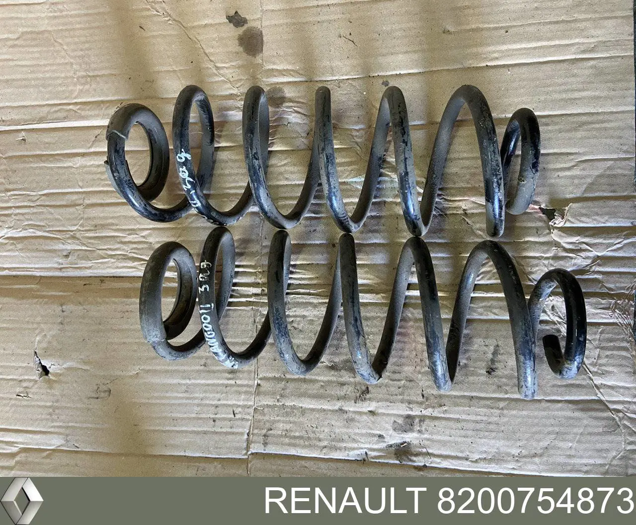 Задняя пружина 8200754873 Renault (RVI)