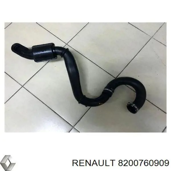 Патрубок интеркулера 8200760909 Renault (RVI)