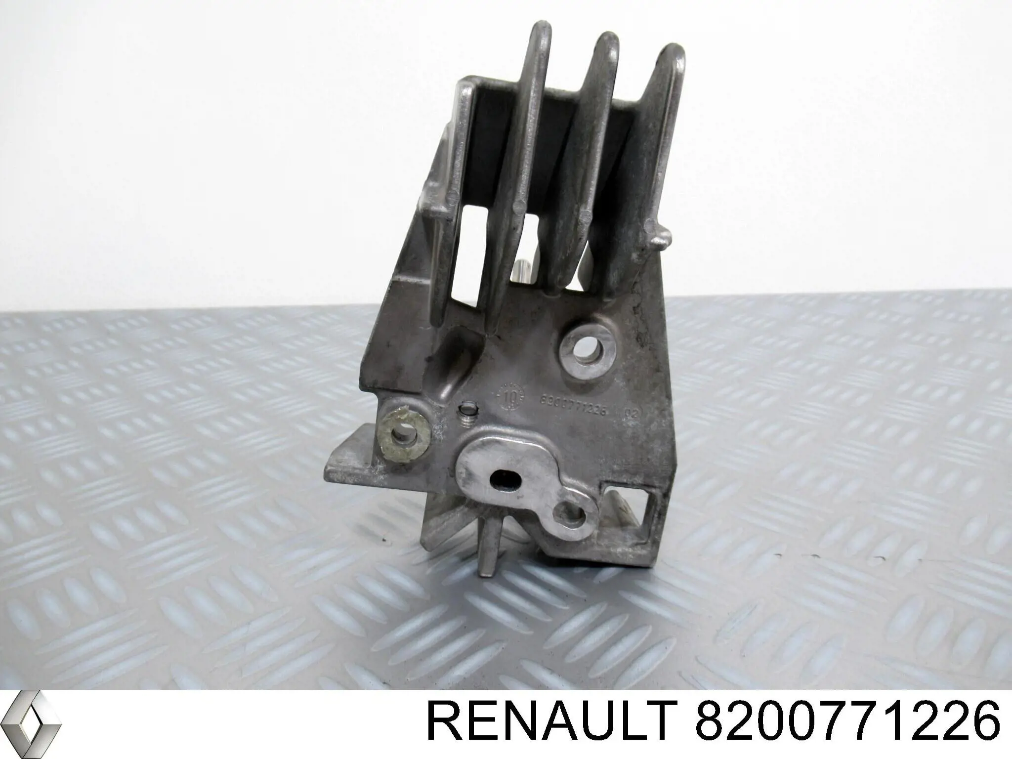 8200771226 Renault (RVI) consola de fixação do injetor