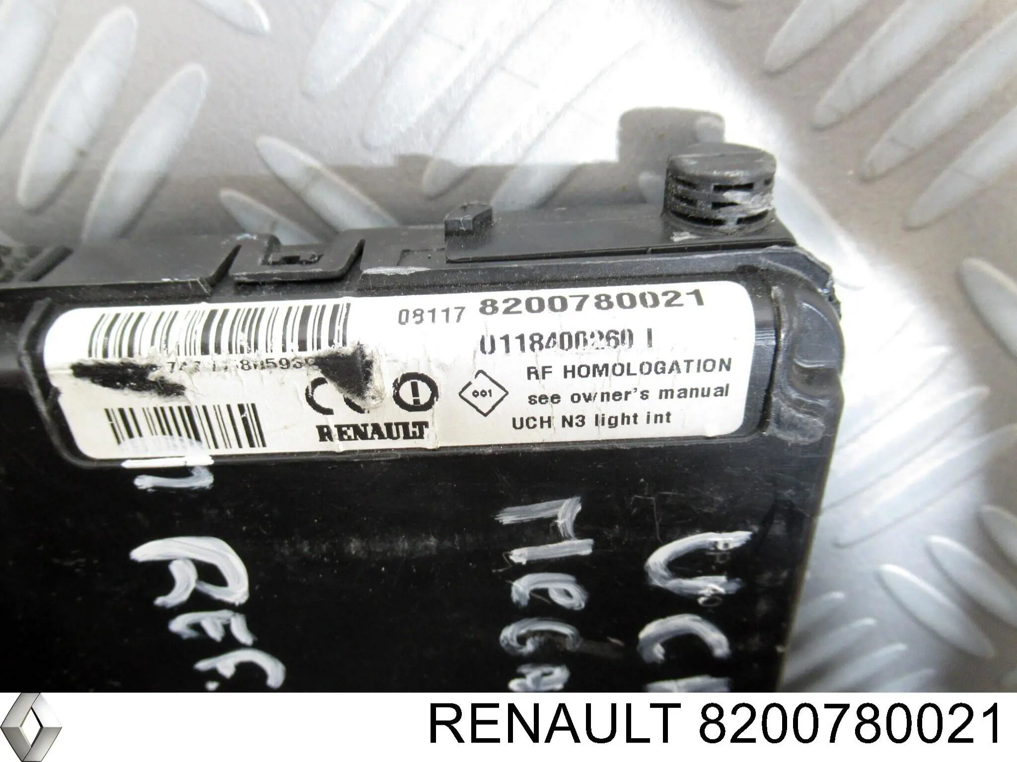 8200780021 Renault (RVI) Монтажный блок предохранителей