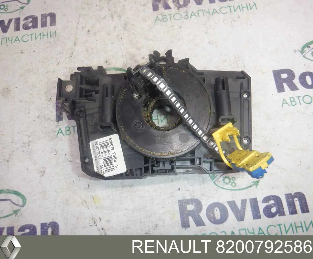8200792586 Renault (RVI) comutador esquerdo instalado na coluna da direção