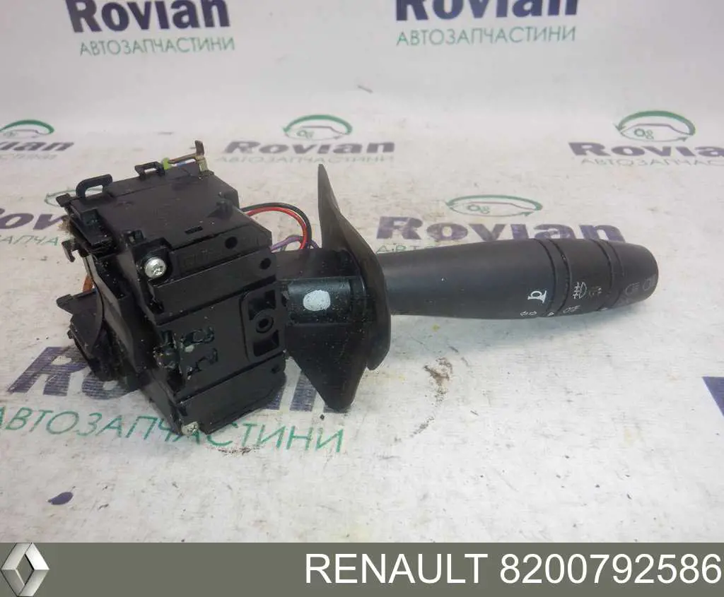 Переключатель подрулевой, левый Renault (RVI) 8200792586 цена, от 22.09 USD
