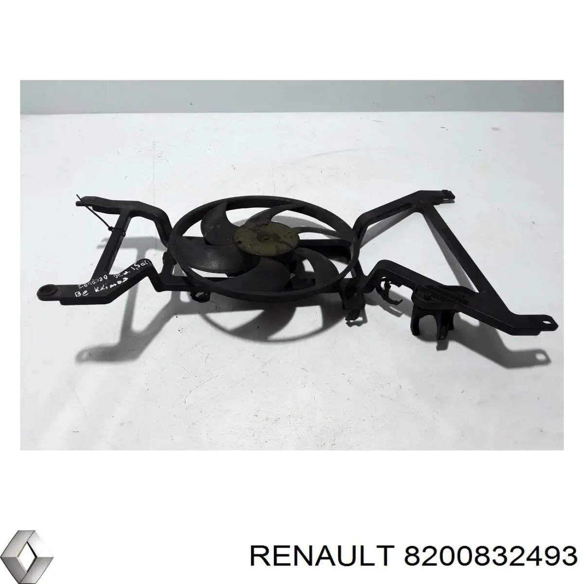 Купить 8200832493 Renault (RVI) Электровентилятор охлаждения в сборе (мотор+крыльчатка)