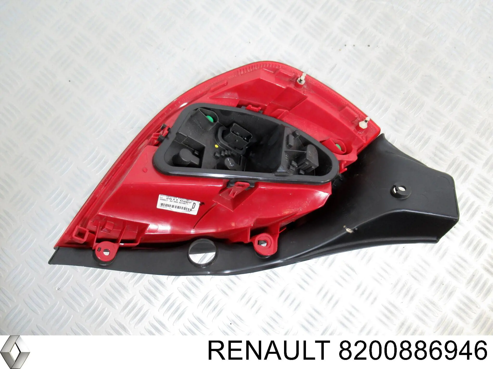 Купить 8200886946 Renault (RVI) Задняя правая фара