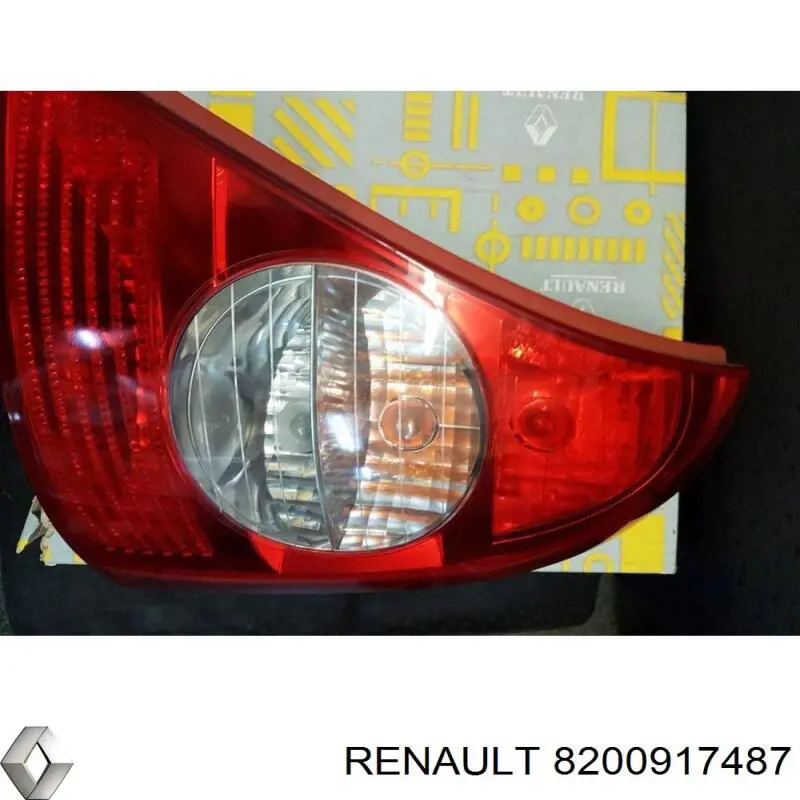 Фонарь задний правый 8200917487 Renault (RVI)