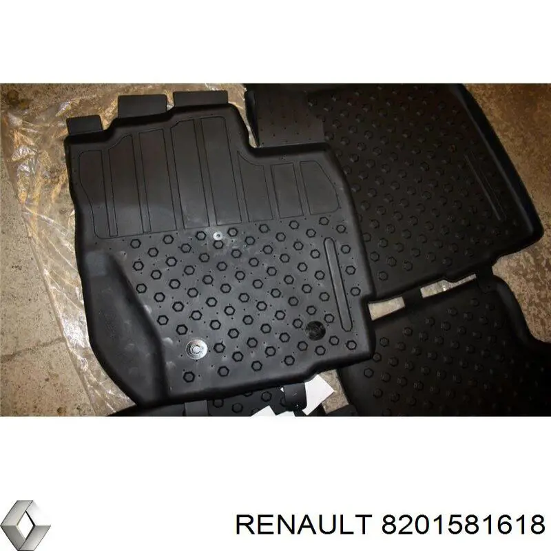 Коврики передние + задние, комплект на Renault DUSTER HS