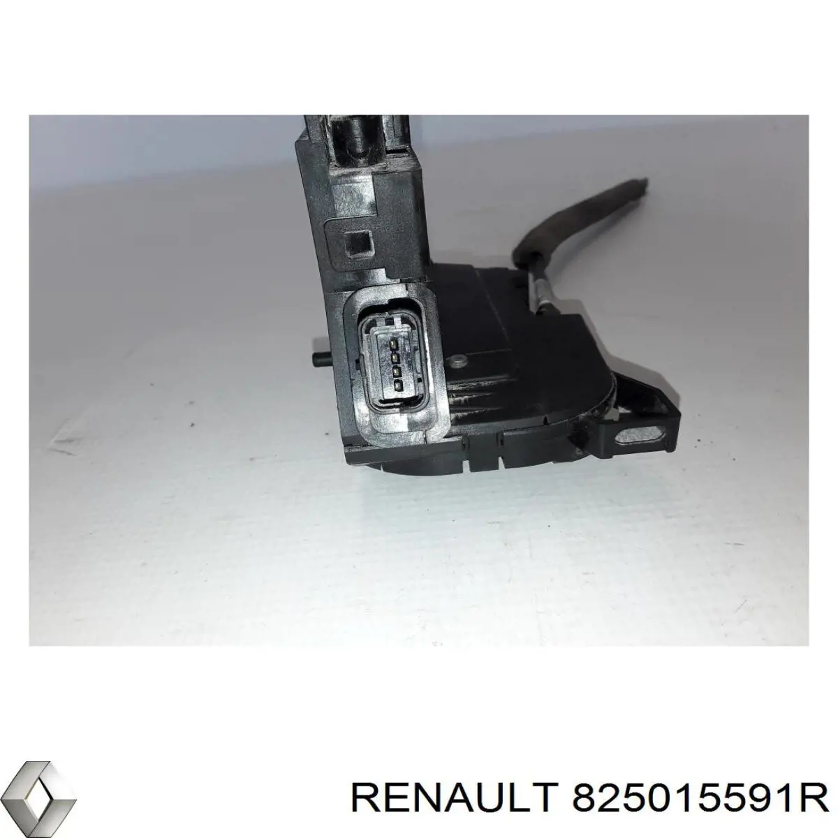 Купить 825015591R Renault (RVI) 