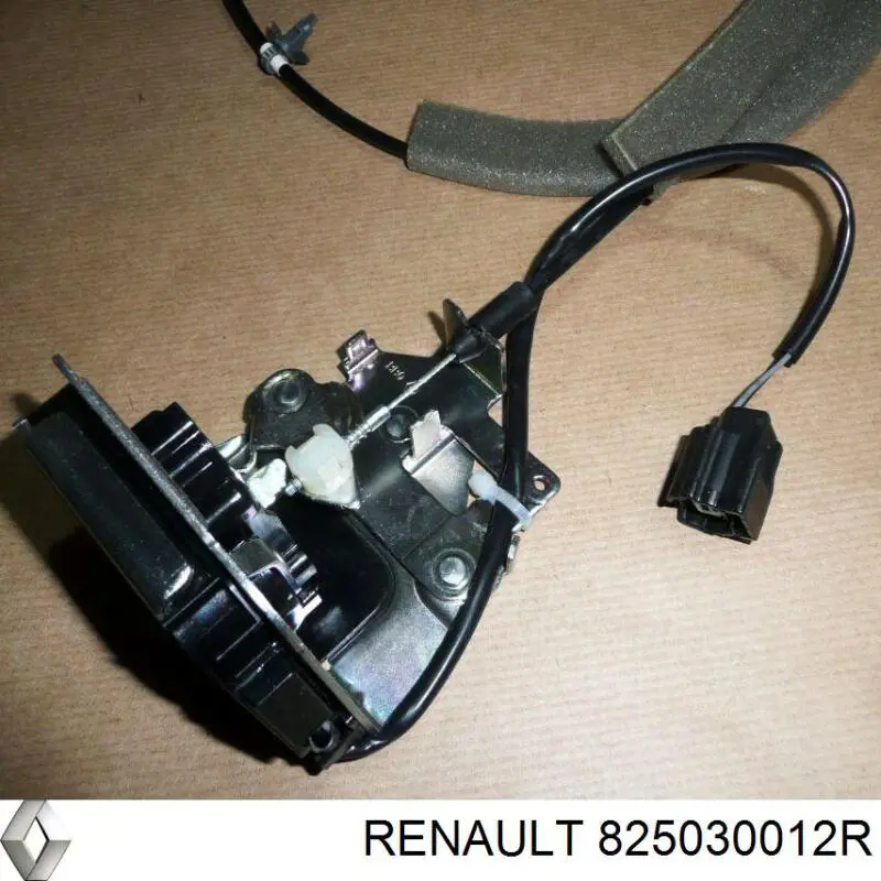 Замок двери боковой сдвижной левой Renault (RVI) 825030012R цена, от 52.42 USD