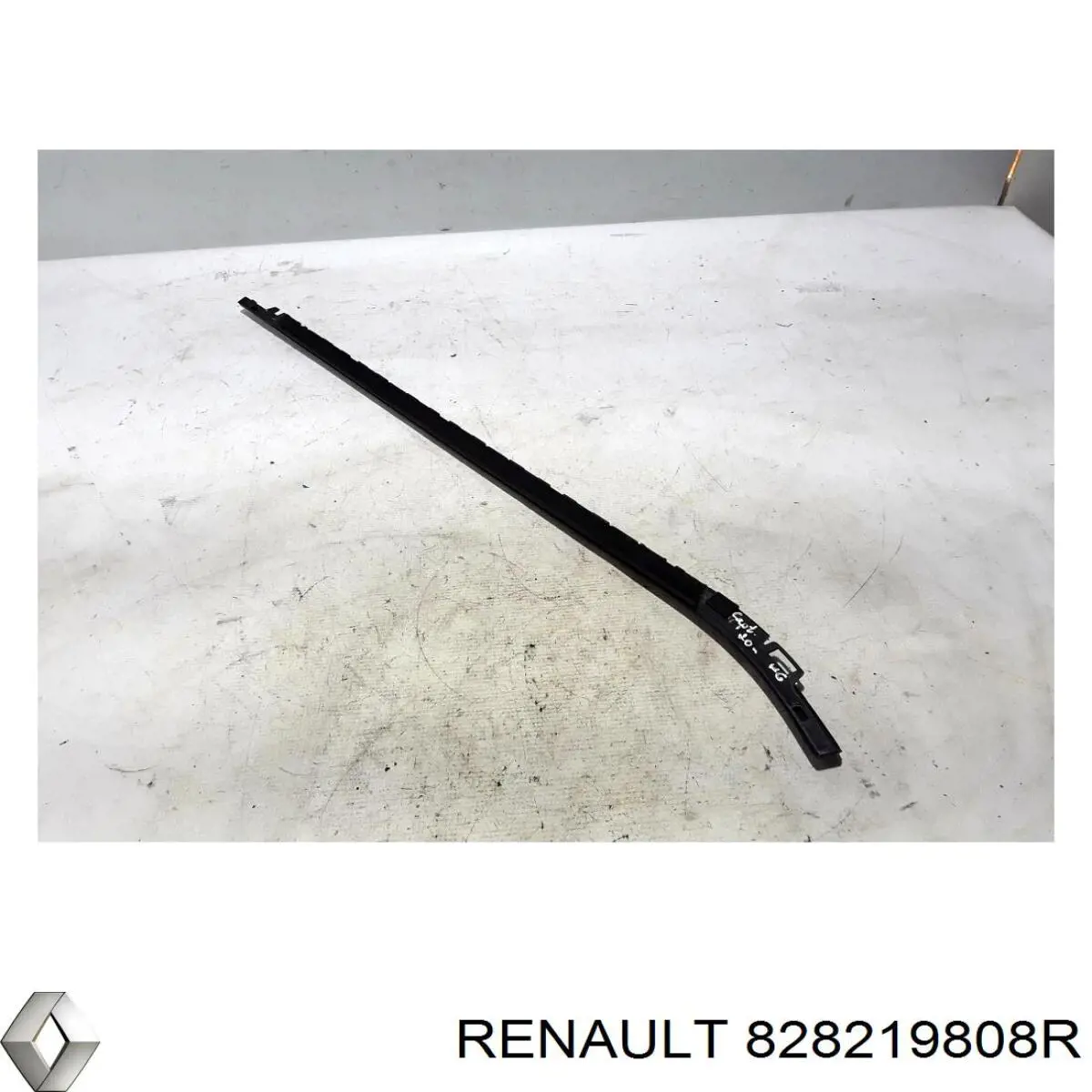 Купить 828219808R Renault (RVI) 