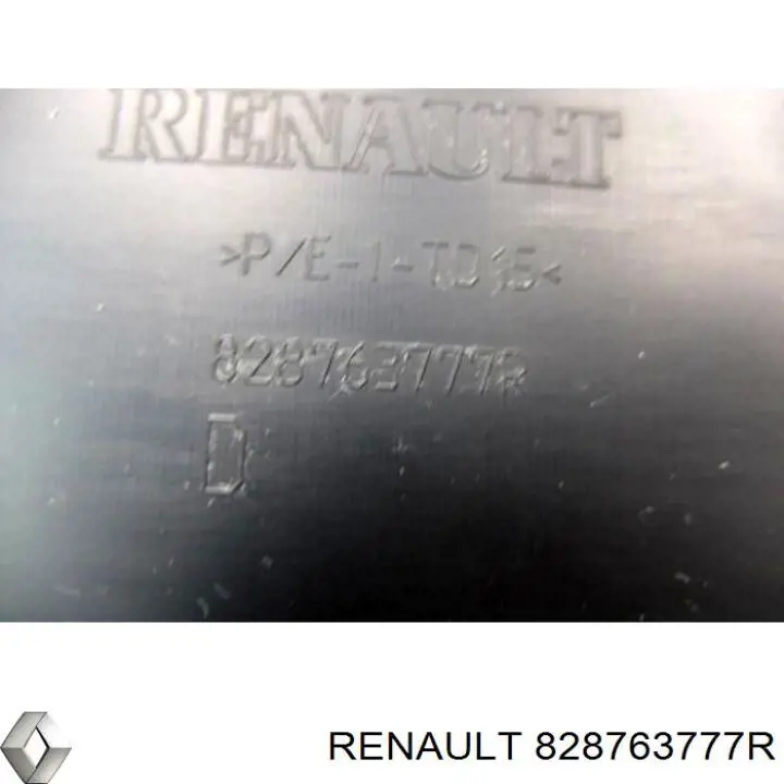 Накладка двери задней правой Renault (RVI) 828763777R цена, от 14.09 USD
