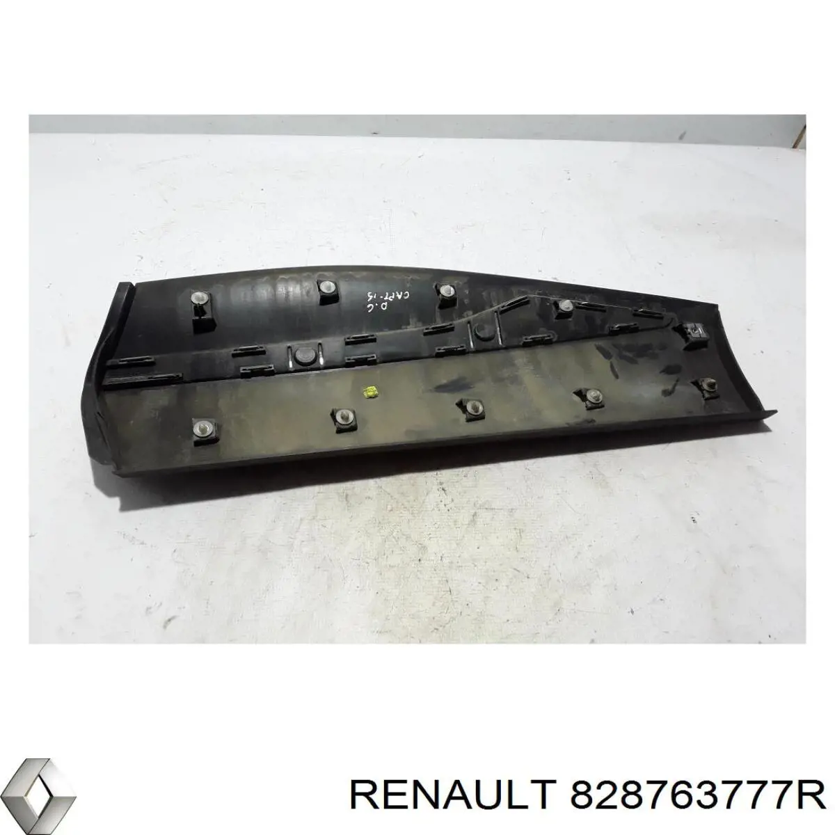 Купить 828763777R Renault (RVI) Накладка двери задней правой