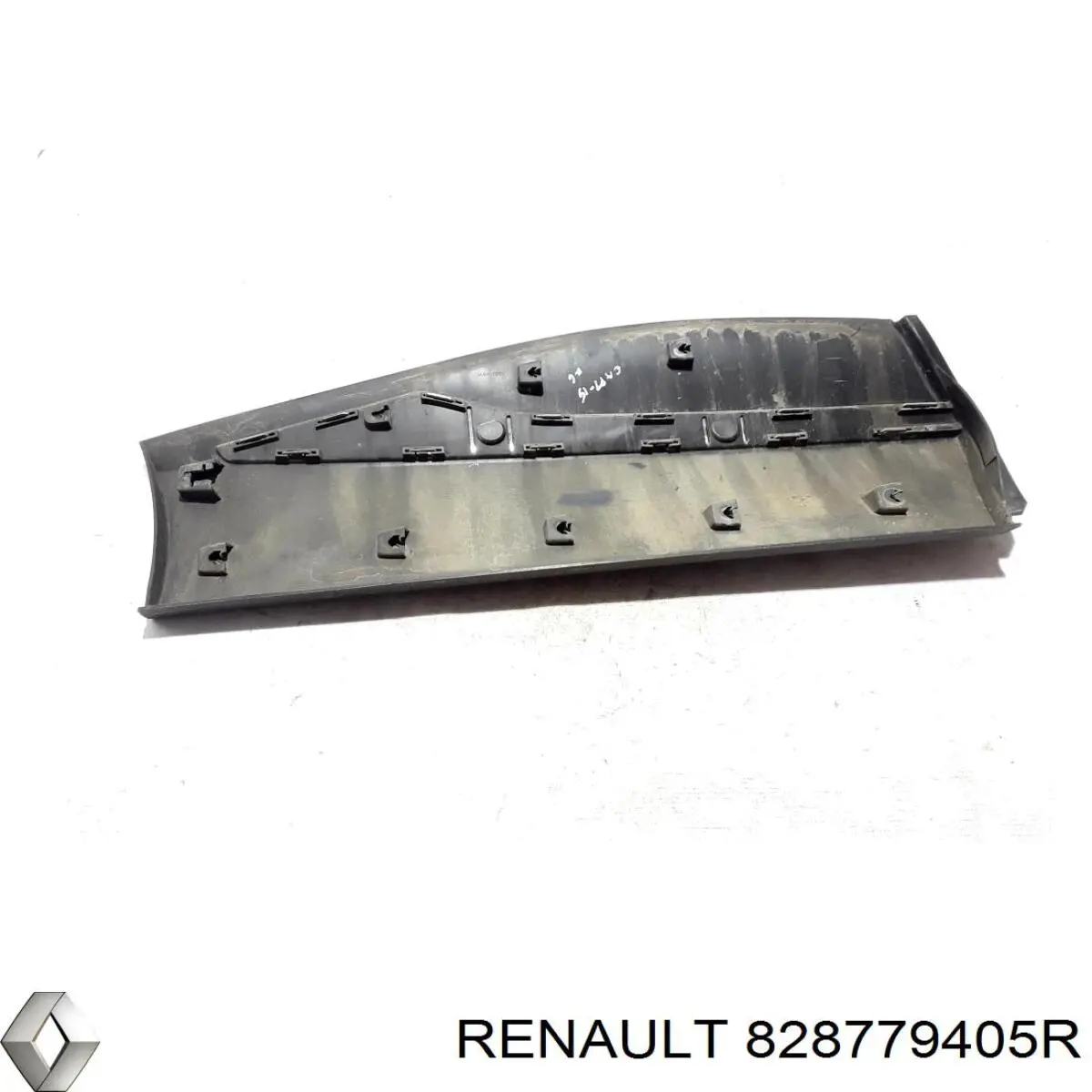 Молдинг задней левой двери 828779405R Renault (RVI)