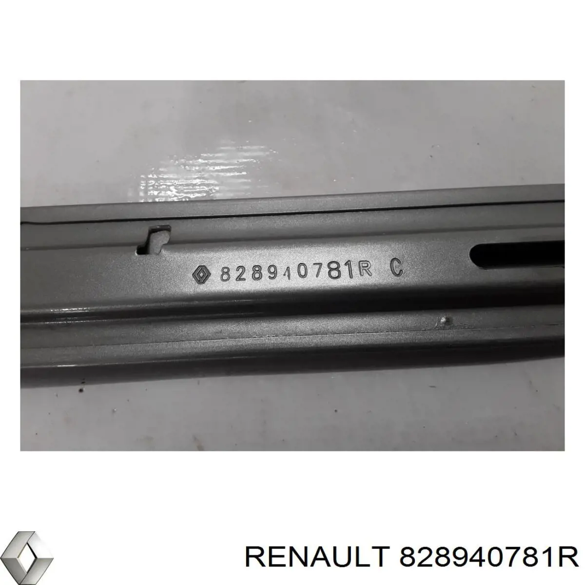 Купить 828940781R Renault (RVI) 