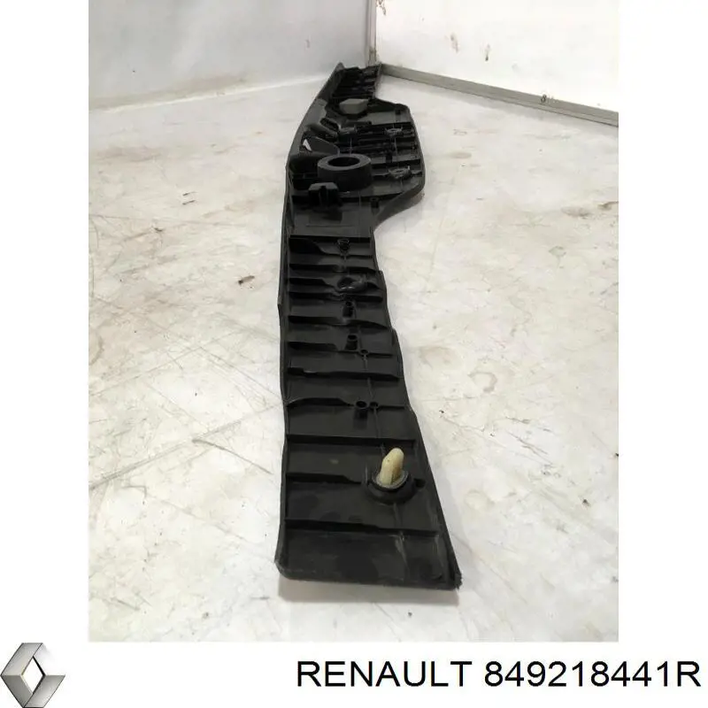 Купить 849218441R Renault (RVI) Накладка нижняя третей пятой двери