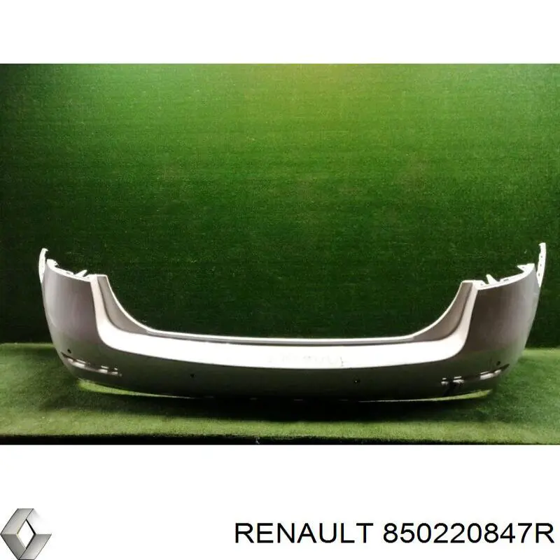Задний бампер 850220847R Renault (RVI)