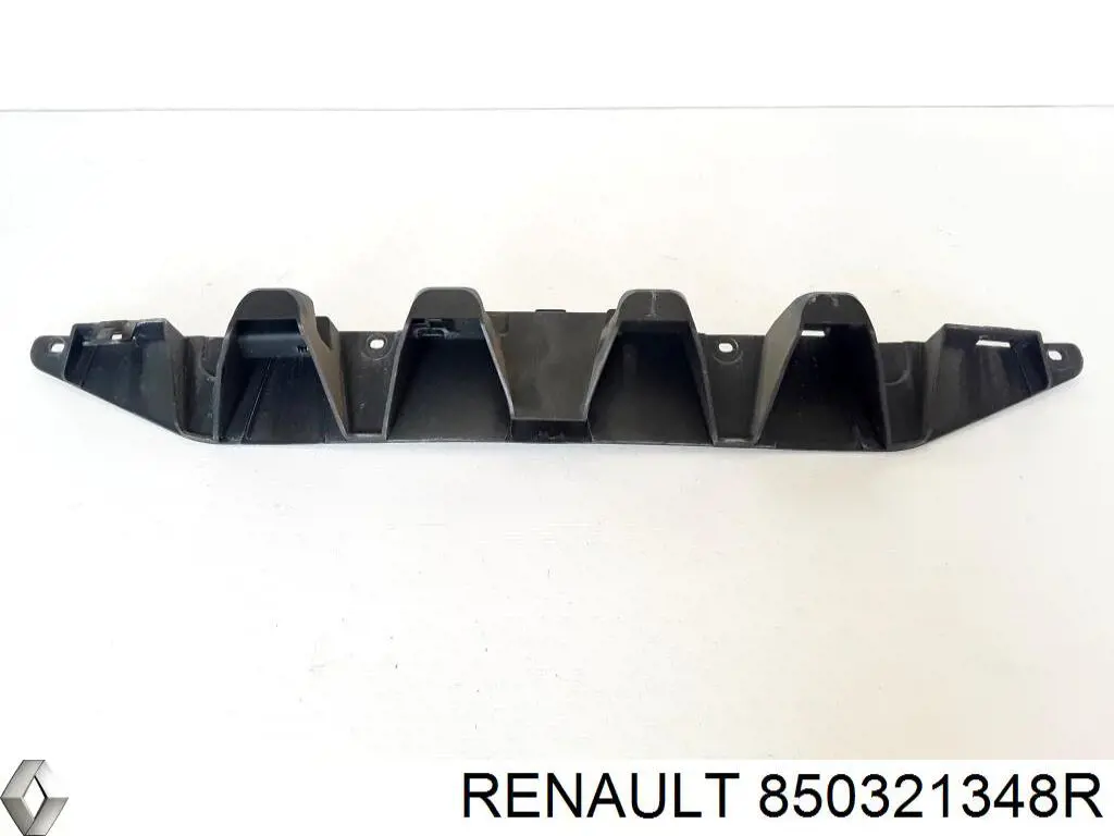 850321348R Renault (RVI) Кронштейн бампера заднего центральный