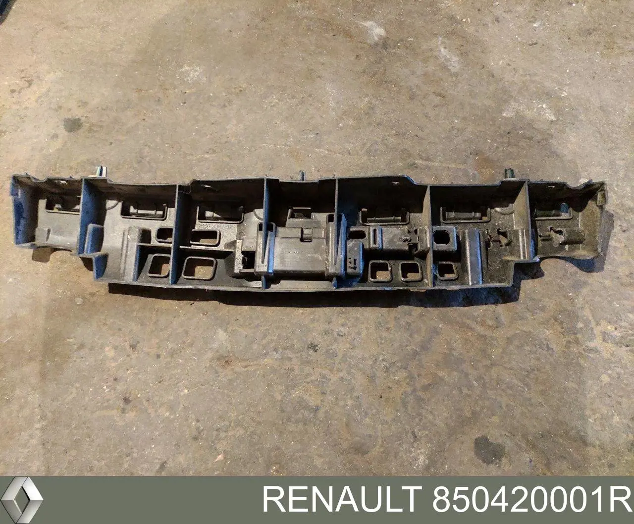 Абсорбер бампера заднего Renault (RVI) 850420001R цена, от 31.67 USD