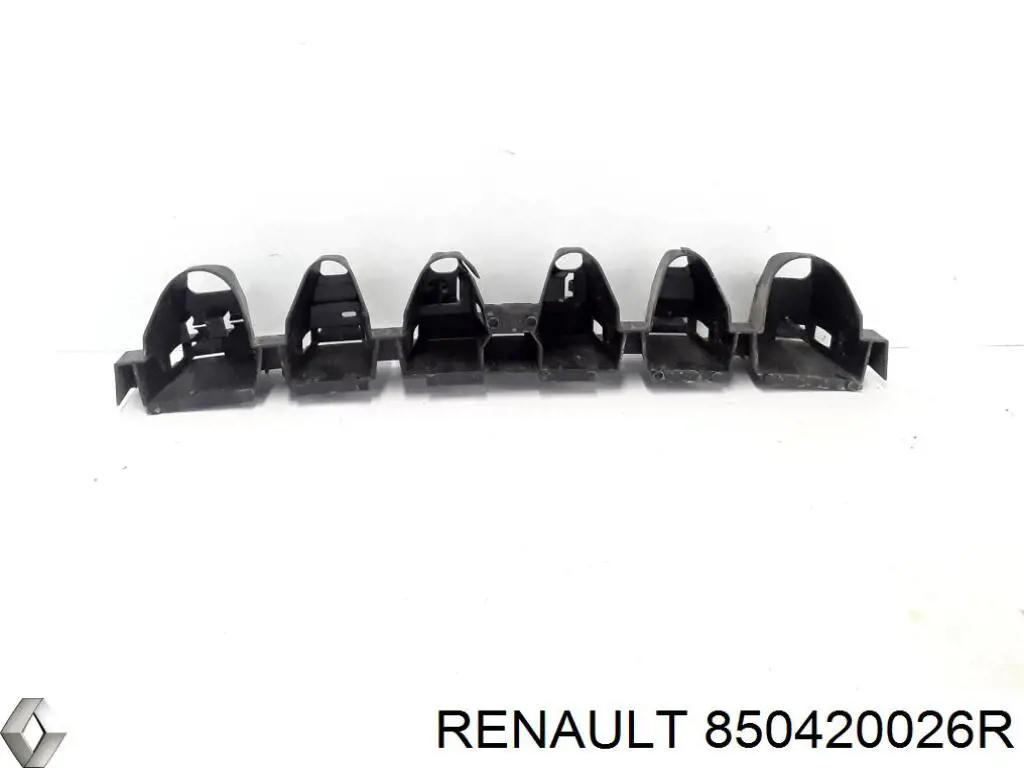 Кронштейн бампера заднего центральный Renault (RVI) 850420026R