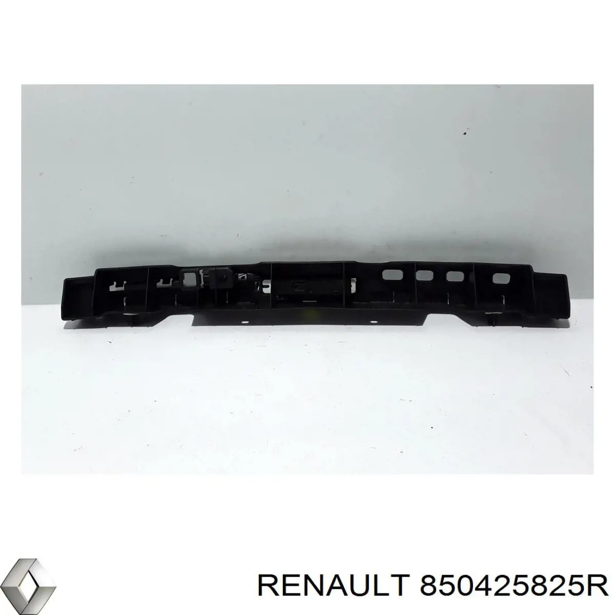 Купить 850425825R Renault (RVI) Кронштейн бампера заднего центральный