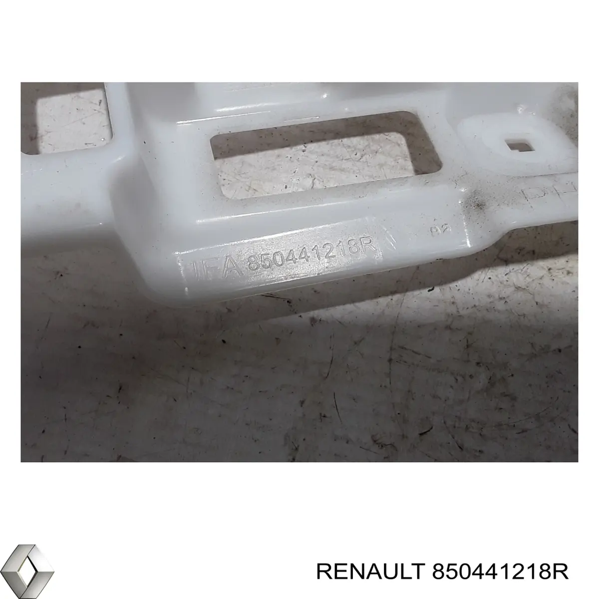 Крепление бамера правое Renault (RVI) 850441218R цена, от 33.82 USD