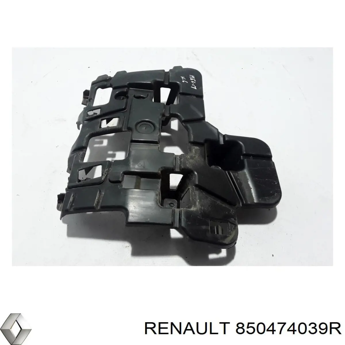 Купить 850474039R Renault (RVI) Левый кронштейн крепления бампера заднего