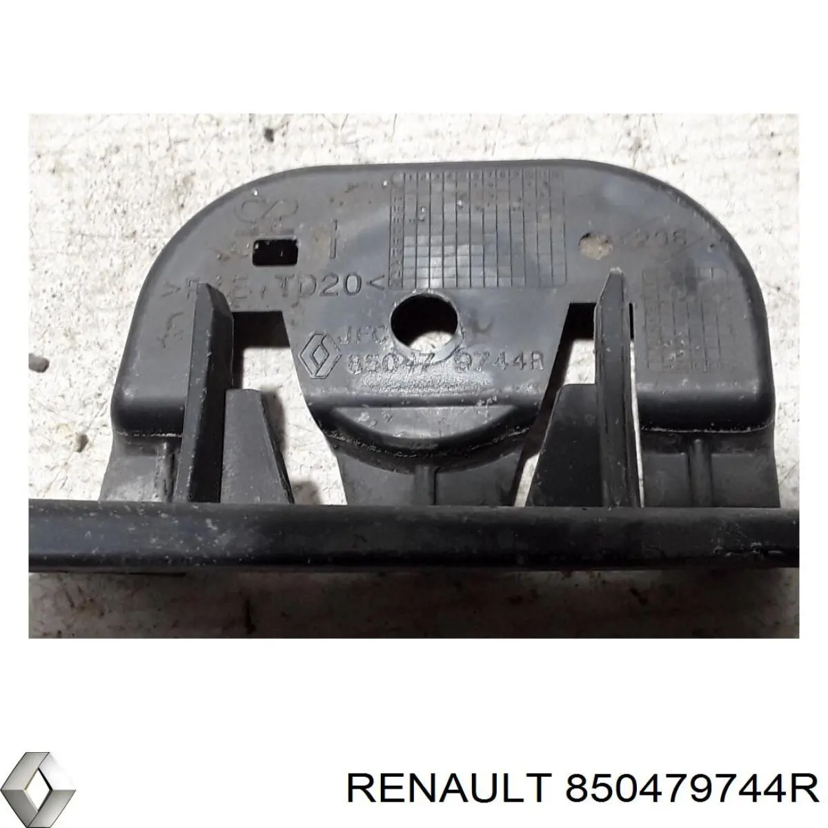 Купить 850479744R Renault (RVI) Кронштейн бампера заднего