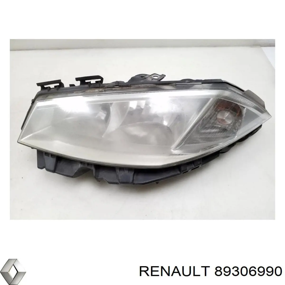 89306990 Renault (RVI) фара левая