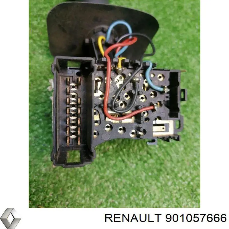Правый подрулевой переключатель 901057666 Renault (RVI)