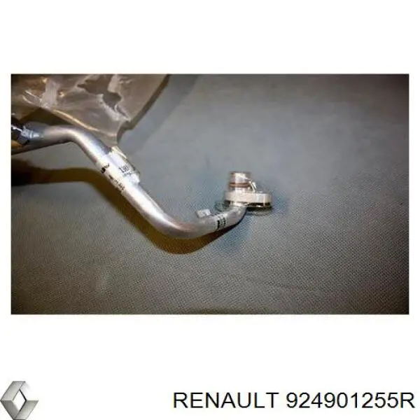 924901255R Renault (RVI) шланг кондиционера, от компрессора к радиатору