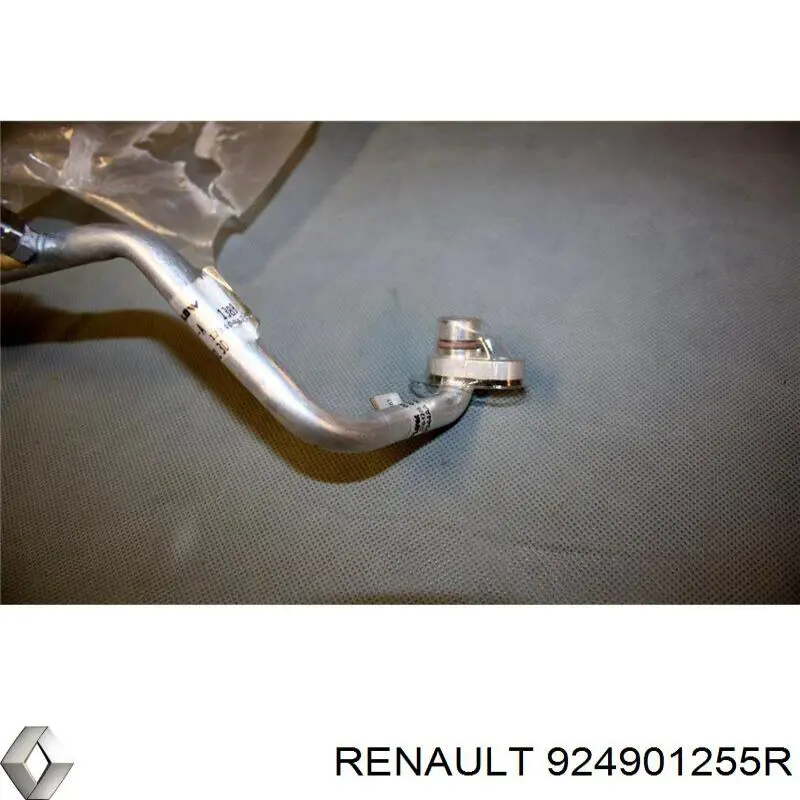 Трубка кондиционера от компрессора к радиатору Renault (RVI) 924901255R