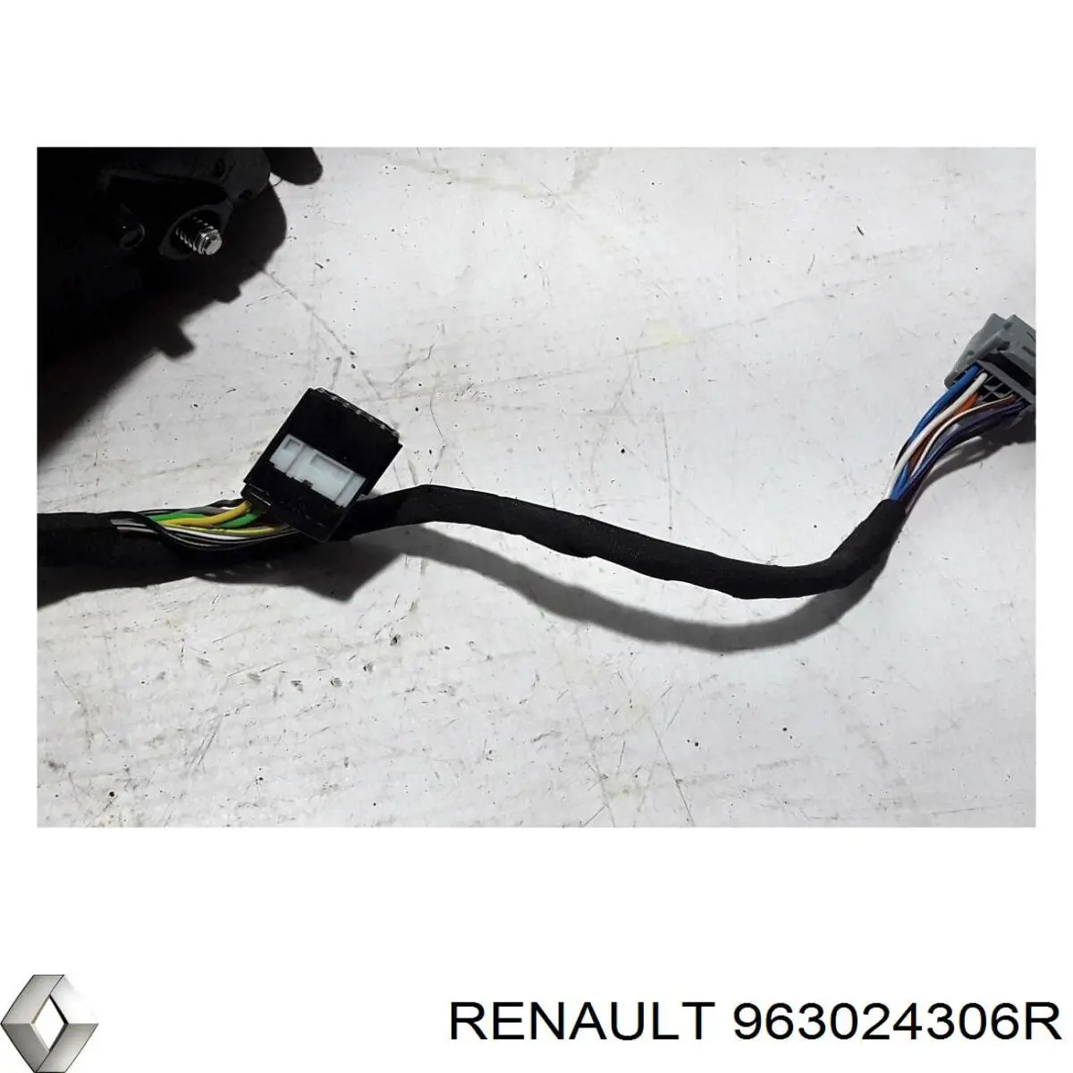 Левое боковое зеркало 963024306R Renault (RVI)
