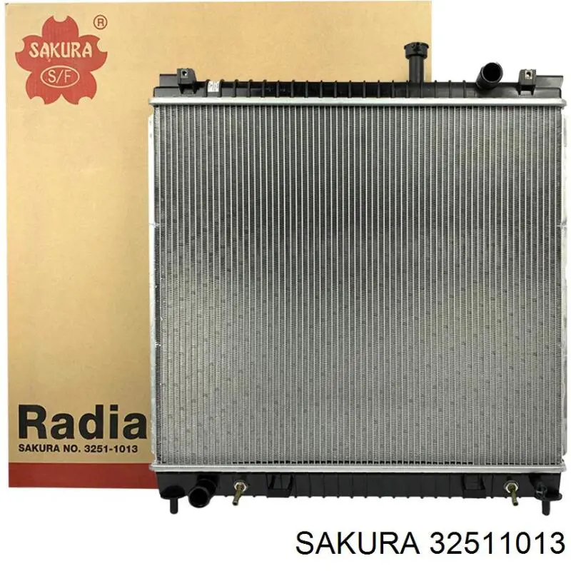 Радиатор охлаждения двигателя на Nissan Armada  TA60 