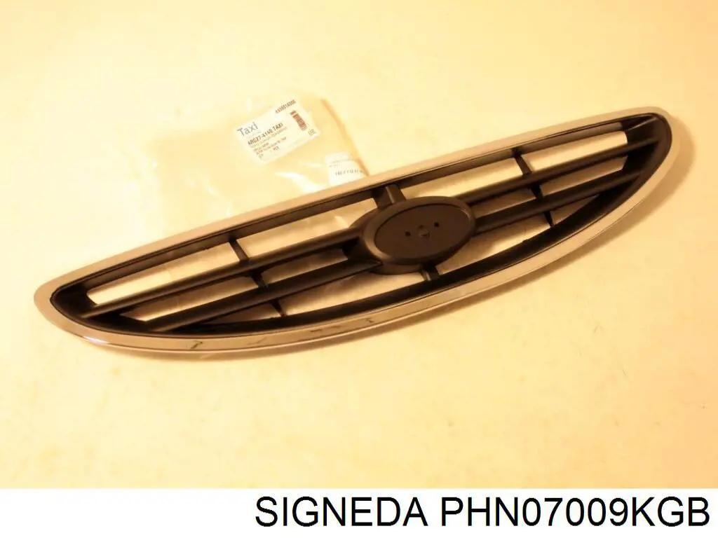 PHN07009GA Signeda накладка (рамка решетки радиатора)