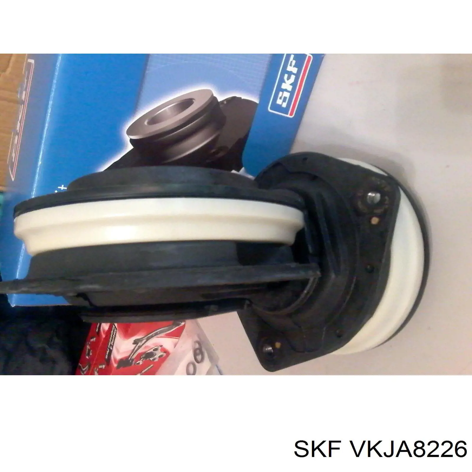 Шарнир угловых скоростей внутренний задний SKF VKJA8226 цена, от 59.21 USD