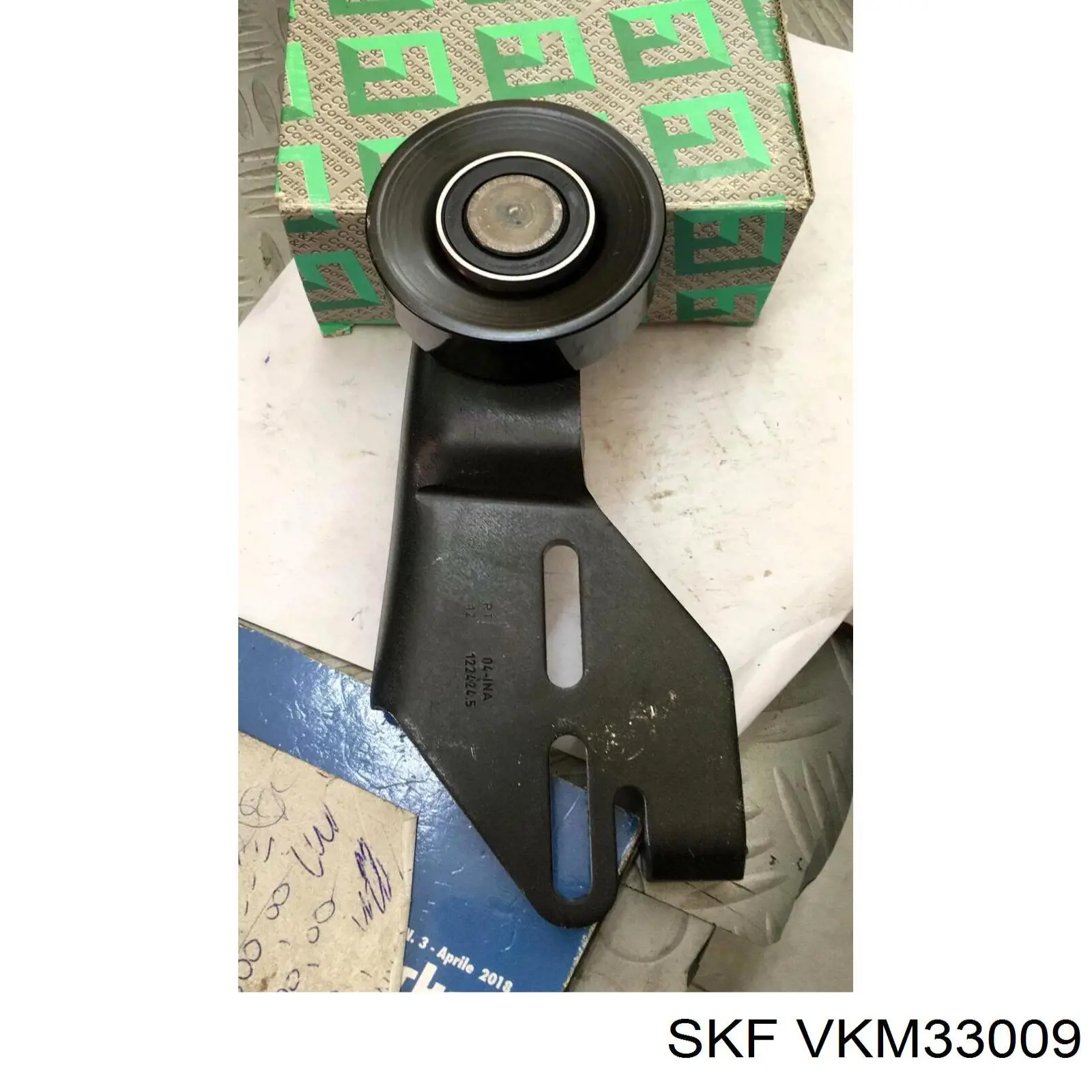 VKM 33009 SKF натяжитель приводного ремня