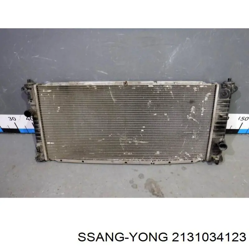 Радиатор охлаждения двигателя на SsangYong Actyon  