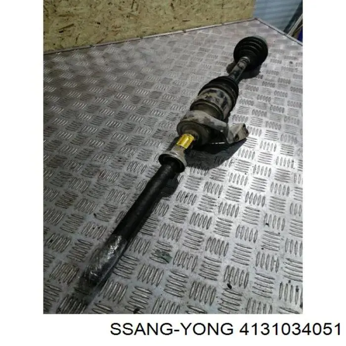 4131034051 Ssang Yong Полуось передняя, правая