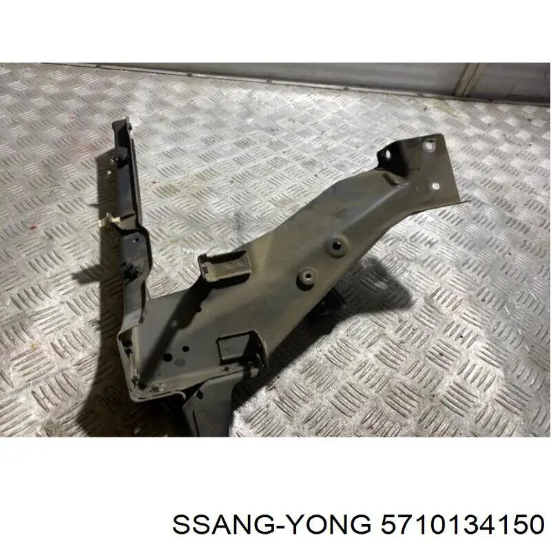 Soporte de radiador izquierdo (panel de montaje para foco) 5710134150 Ssang Yong