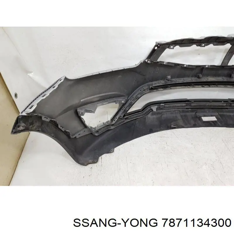 7871134300 SSANG YONG Paragolpes original y equivalente