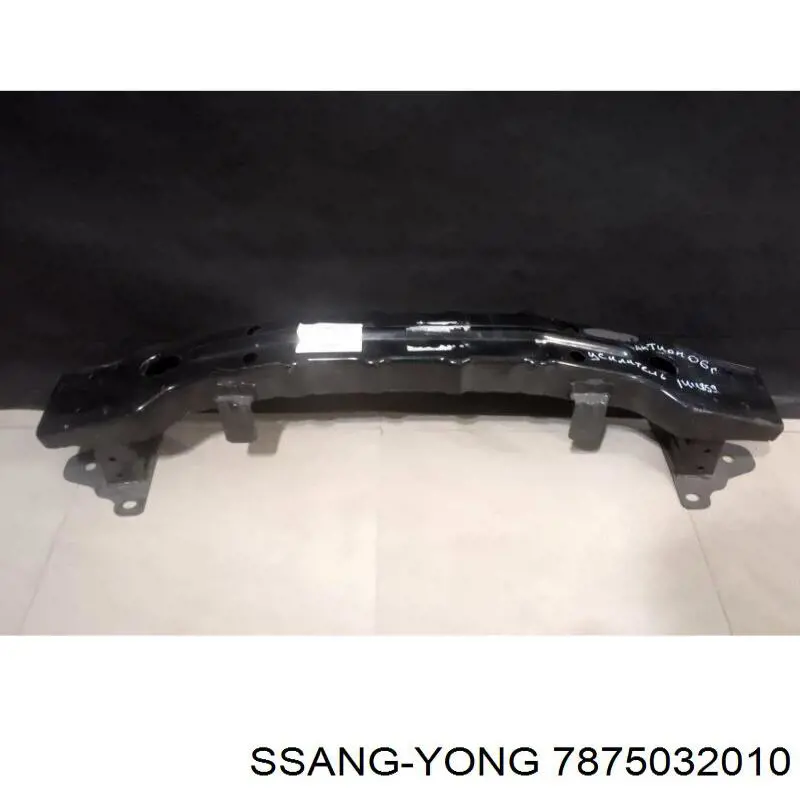 Усилитель переднего бампера 7875032010 Ssang Yong