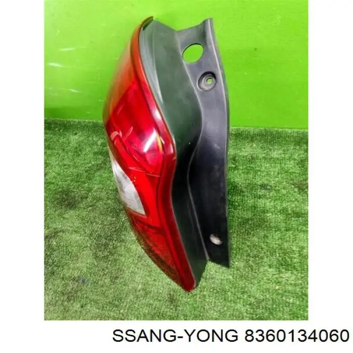 Задняя левая фара Ssang Yong 8360134060 цена, от 253.39 USD