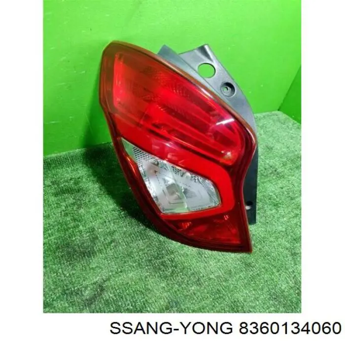 Фонарь задний левый 8360134060 Ssang Yong