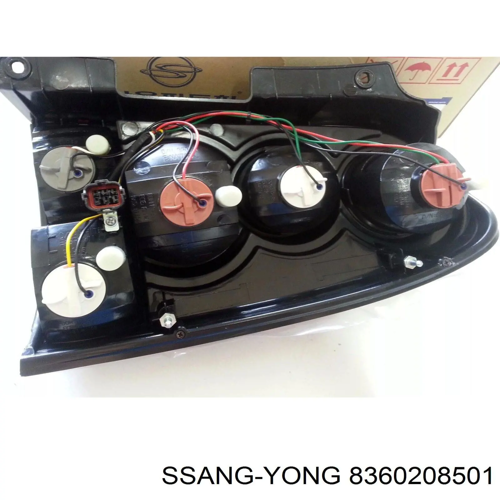 Фонари задние на SsangYong Rexton I RJ