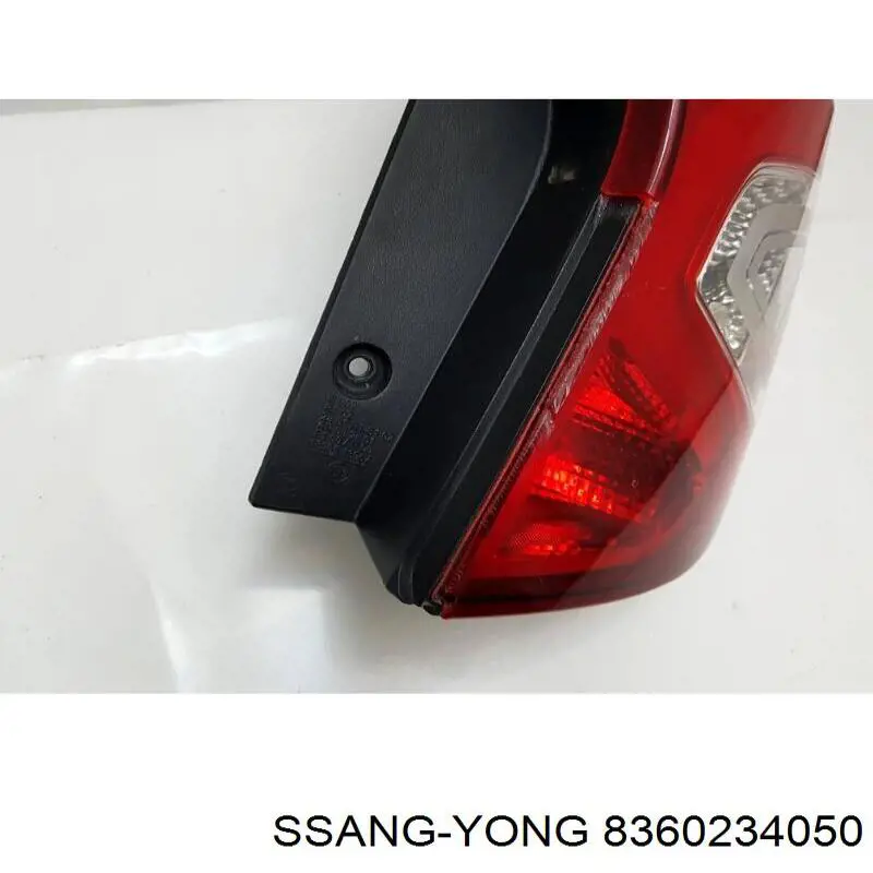 Купить 8360234050 Ssang Yong Задняя правая фара