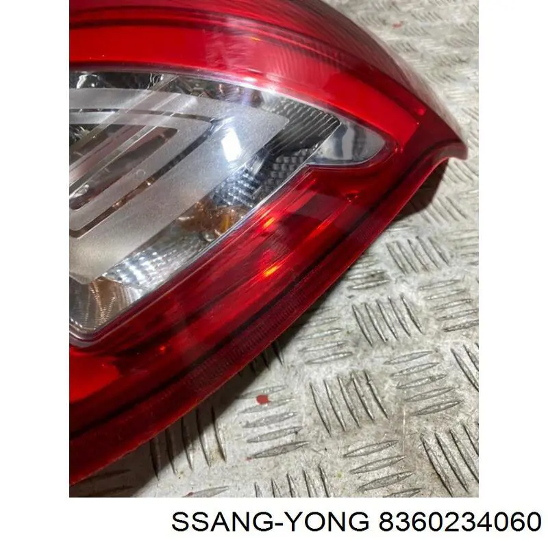Фонарь задний правый Ssang Yong 8360234060 цена, от 250.15 USD