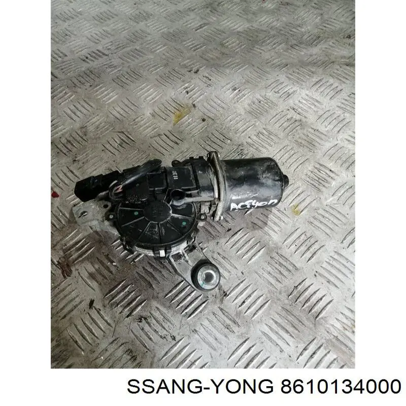 Мотор стеклоочистителя лобового стекла на SsangYong Actyon 