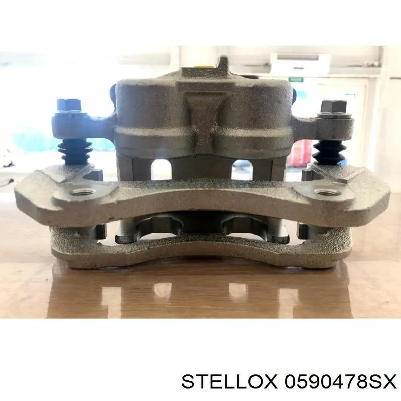 CAL040RJM Japan Parts Суппорт тормозной, передний, правый
