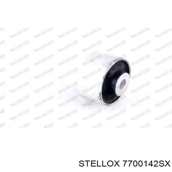 Сайлентблок переднего верхнего рычага 7700142SX Stellox
